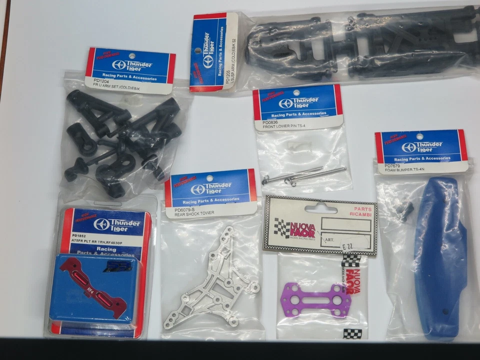 TUNDER TIGER assortimento ricambi per modelli RC  - 1:10 - 1:8 - Immagine 1 di 1