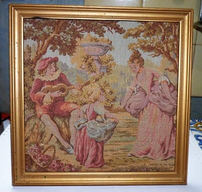 TAPISSERIE CARREE  ANCIENNE ENCADREE BOIS DORE BE - Photo 1/3