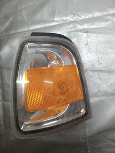 2001 2002 2003 2004 2005 Ford Ranger Marker Light Left OEM - Picture 1 of 4