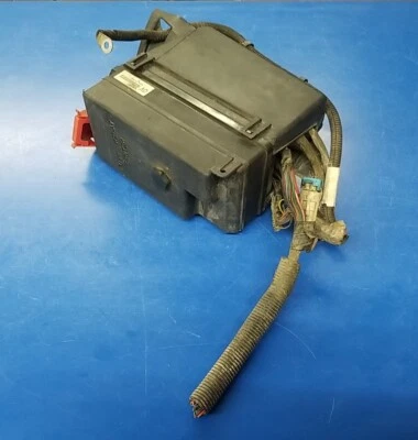 1998-2002 Oldsmobile Intrigue 3.8L Engine Fuse Relay Junction Box OEM. 12190048 - Image 1 of 4