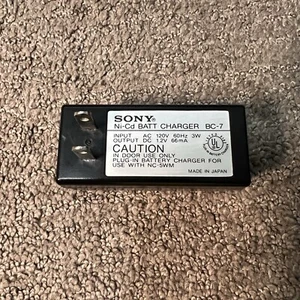 SONY BC-7 Original OEM GumStick Ni-Cd Battery Charger - Picture 1 of 3