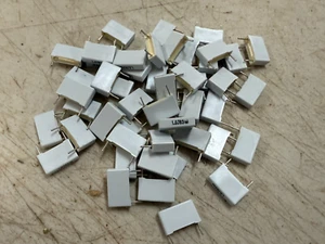 2J 50 Stück Polyester Folienkondensator 1uF 63V - Bild 1 von 1