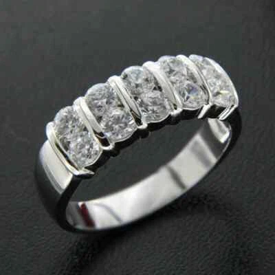 Juego de barras redondas de 1,5 quilates de anillo de bodas de moissanita natural para hombre en oro blanco de 14 quilates Foto 1 de 4