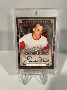 Gordie Howe Auto-Facts, UD Artifacts Auto