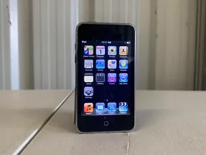 iPod Touch 2nd Generation - 8GB - Cracked Screen - See Description - Picture 1 of 3