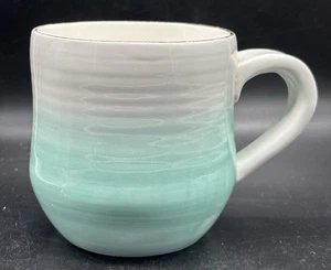 Suite One Studio Anthropologies Glasuren Aqua Ombre und Weiß mit Goldrand Becher - Bild 1 von 5