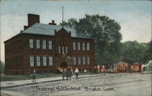 Bristol, CT Federal Hill School Yard 1914 Hartford County Connecticut Postkarte - Bild 1 von 2