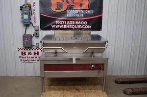 Crown GS-40 Natural Gas 40 Gallon Tilt Skillet Braising Pan - Picture 1 of 7