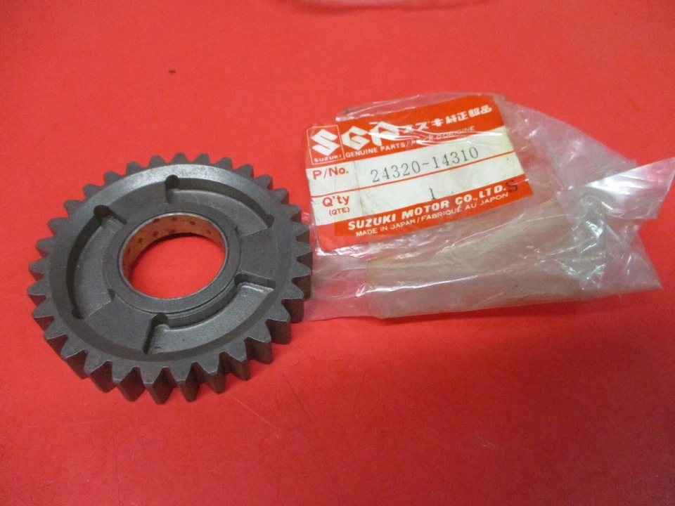 Nuevo de Lote Antiguo Original Suzuki 1983 RM250 SEGUNDA MARCHA 24320-14310 Foto 1 de 1