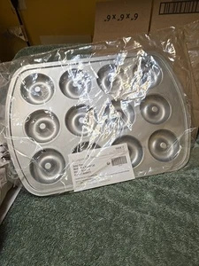 Pampered Chef Muffin Tin 12 Muffins #1601. New - Picture 1 of 3