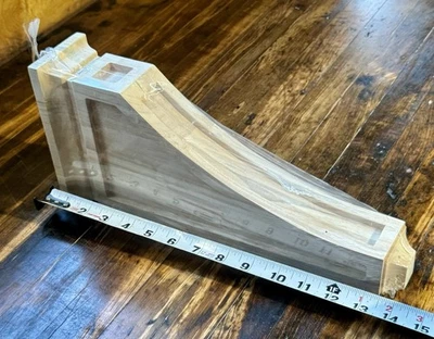 Ménsula decorativa de madera - Soporte arquitectónico sin terminar (14,25” x 7” x 3,25”) Foto 1 de 4