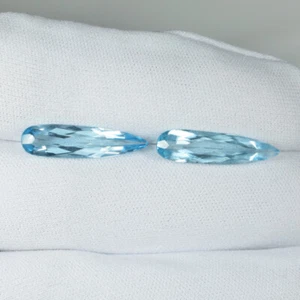 10.01Cts Amazing Fire Natural Aqua color Topaz Long Pear Pair...!!!!!  - Bild 1 von 2