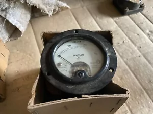 Vintage aircraft voltmeter - Picture 1 of 3