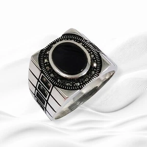 Solid 925 Sterling Silver Men's Ring With Marcasite And Black Onyx Gemstone - Picture 1 of 4
