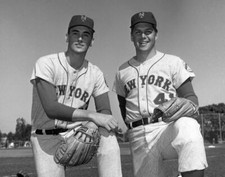 NOLAN RYAN AND TOM SEAVER METS HALL OF FAME LEGENDS 8x10 GLOSSY 1  