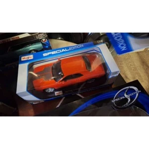 1/18 Maisto 2006 Dodge Challenger Concept Die-Cast Collection Car special editio - Picture 1 of 1