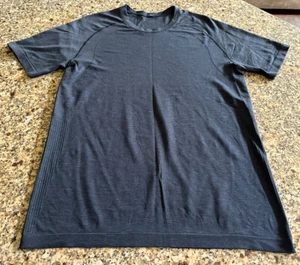 Lululemon Shirt Mens Small Short Sleeve Live in Practice Athletic Charcoal Gray - Picture 1 of 6