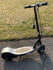 Used Non-Working Condition E300 Razor Electric Scooter ðŸ›´ w/charger-Pickup Only
