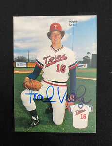 1983 Twins Team Issue #11 Frank Viola Minnesota Twins Autographed Signed