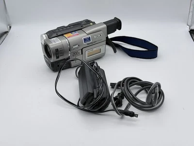 Sony Handycam CCD-TRV37 Video Hi8 Camcorder w/Nightshot Bundle Tested/Working - Image 1 of 4