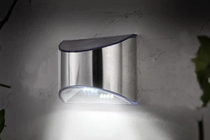 2 Solar Wandleuchte Fassadenleuchte Wegeleuchte für Außenbereich Chrom 5 Lumen - Bild 1 von 5