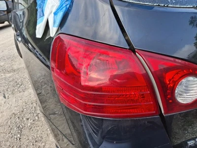 Used Left Tail Light Assembly fits: 2011 Nissan Rogue quarter panel mounted Left Foto 1 de 4