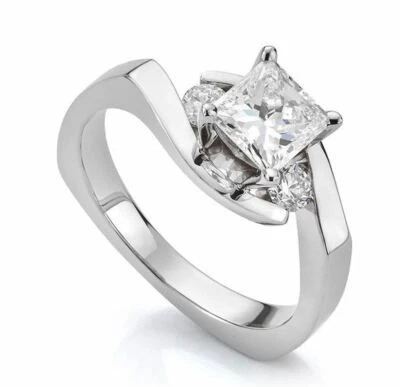 Anello di fidanzamento in argento sterling 925 con diamanti creati in laborat... - Immagine 1 di 4