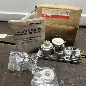 Honeywell RP920A 1033 3 pneumatic receiver controller single input direct acting - Picture 1 of 5