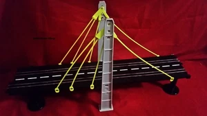 Racy / Artin / Hängebrücke mit Stützen und Schienen für Autorennbahn 1:43* - Bild 1 von 6