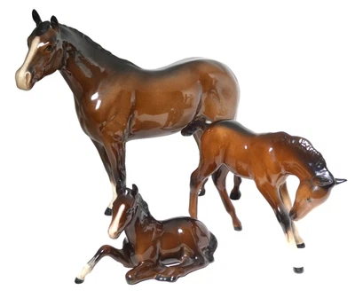 Beswick Horse & Foals Trio Vintage Brown Ceramic Figurines 915 - Image 1 of 4