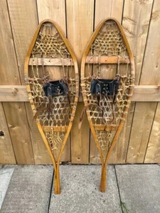 EXCELENTES Raquetas de Nieve 41" Largo x 11" Ancho con Fijaciones de Cuero ZAPATOS DE NIEVE DECORATIVOS - Imagen 1 de 2