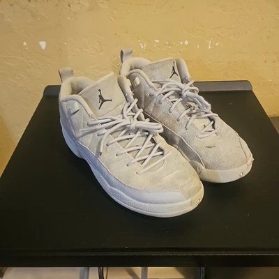 Nike Air Jordan Retro XII 12 Low retrô cinza lobo/Georgetown/Michigan tamanho 7Y - Imagem 1 de 4