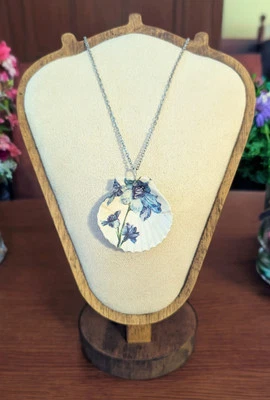 Collar hecho a mano con caparazón de vieira decoupage con cadena de acero inoxidable de 24 pulgadas Foto 1 de 2