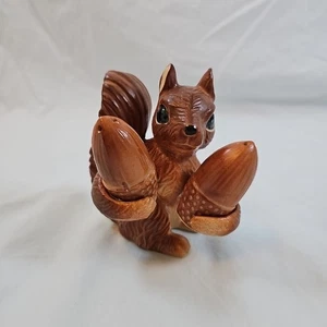 Squirrel Holding Acorn Ceramic Salt And Pepper Shakers Vintage - Bild 1 von 19