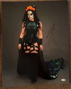 Stephanie Vaquer Autographed 16x20 Photo With Black Gear Face Painted Posing - Picture 1 of 1