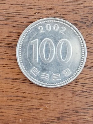 South Korea 100 Won coin, 2002. KM# 35, copper-nickel. Admiral Yi Sun-sin. - Image 1 of 4
