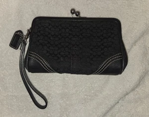 COACH SM SIGNATURE "C" KISSLOCK WRISTLET - RARE - AWESOME CONDITION! - Picture 1 of 8