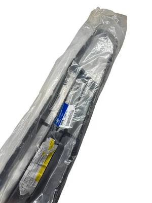 Parachoques delantero central Hyundai Genesis 2011-2014 genuino OEM 865613M510 Foto 1 de 4