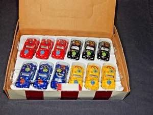 2002 KINSMART 67 VOLKSWAGEN CLASSICAL BEETLT PULL BACK COMPLETE SET DISPLAY BOX - Picture 1 of 6