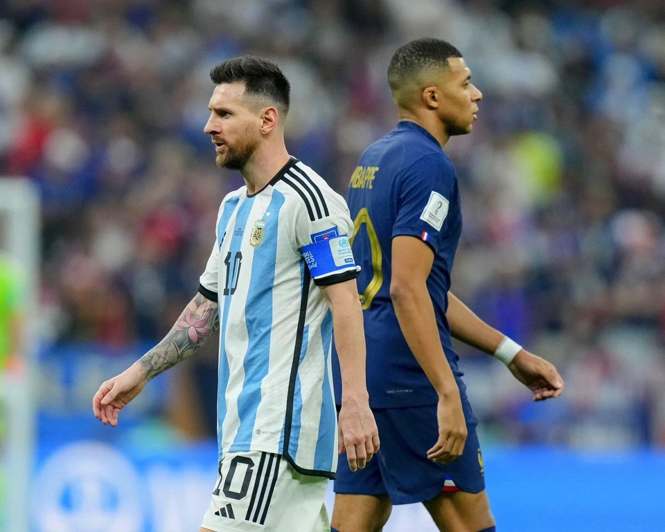 8x10 Photo LIONEL “LEO” MESSI/KYLIAN MBAPPE Argentina France World Cup Soccer - Image 1 of 1