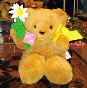 Hallmark Heartline Teddybär Gänseblümchen Blume gelbe Schleife "Here's A Hug" 9 Zoll Plüsch (G - Bild 1 von 7