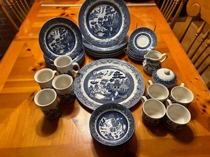 Juego de cena Churchill England Blue Willow China Construye tu propio juego y ahorra $$$ - Imagen 1 de 120