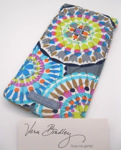 Vera Bradley SUNNY MEDALLLION Manga Gafas de Sol Estuche para Gafas de Sol 4 Monederos Nuevo con Etiquetas - Imagen 1 de 3