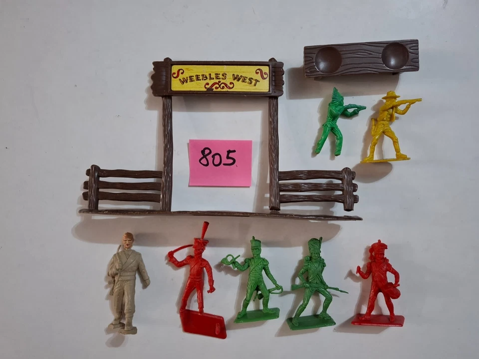 Soldatini misti in plastica anni 70 usati - Dulcop, PBR - come da foto - Immagine 1 di 1