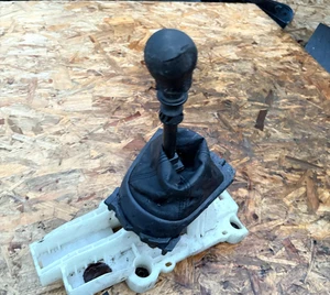 MITSUBISHI OUTLANDER Gear Stick Lever Mk2 2006-2012 6-Speed - Picture 1 of 12