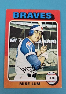 1975 Topps #154 Mike Lum Atlanta Braves BASEBALL Card 9B - Image 1 of 2