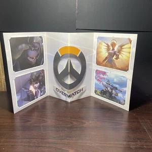 Overwatch Litografie Numerate Gamestop Manager Promo RARO - Foto 1 di 8