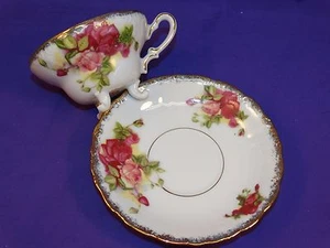 VINTAGE CUP & SAUCER YADA HAND DECORATED CHINA JAPAN PINK & WINE ROSES GOLD TRIM - Picture 1 of 9