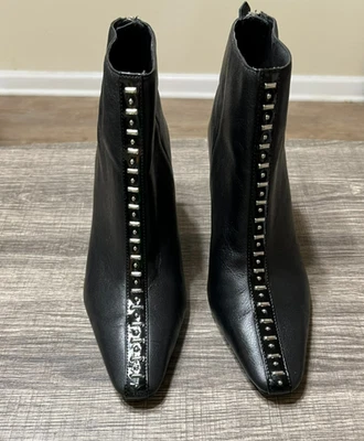 Vestido minimalista Zara negro puntiagudo con tachuelas talla 37 EU / US 6,5-7 Foto 1 de 4