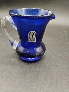 Vintage. Pilgrim Glas blau Kolbalt Krug mit Klarglasgriff - Bild 1 von 5